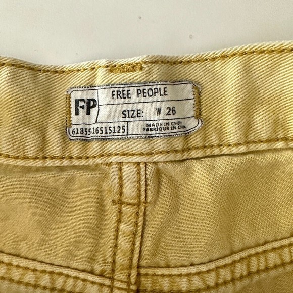 Free People Shorts Size 26 Yellow Gold Runaway Slouch Cutoff Fly Buttons Denim - Picture 6 of 8